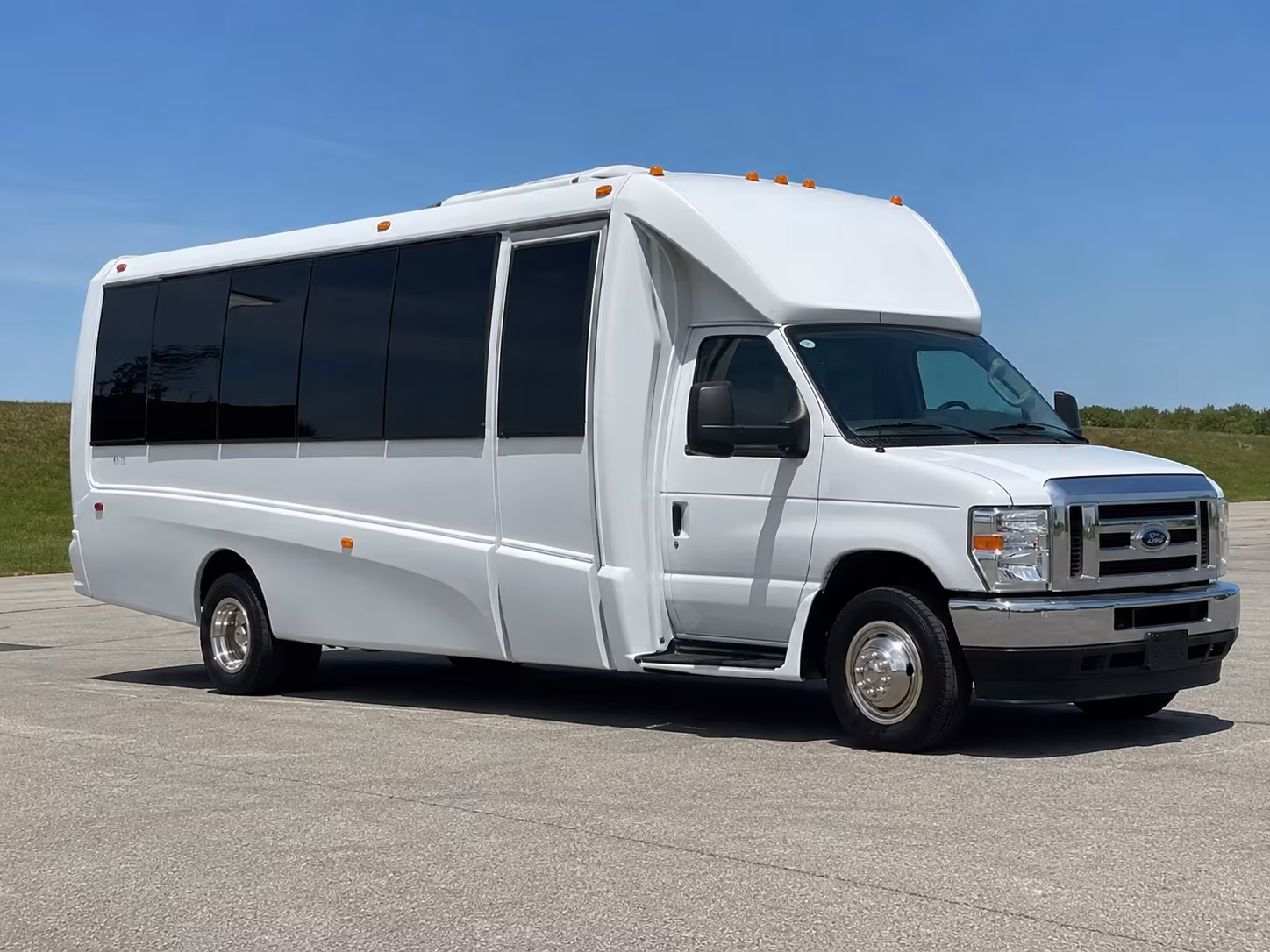 find your hollywood bachelor bachelorette party bus