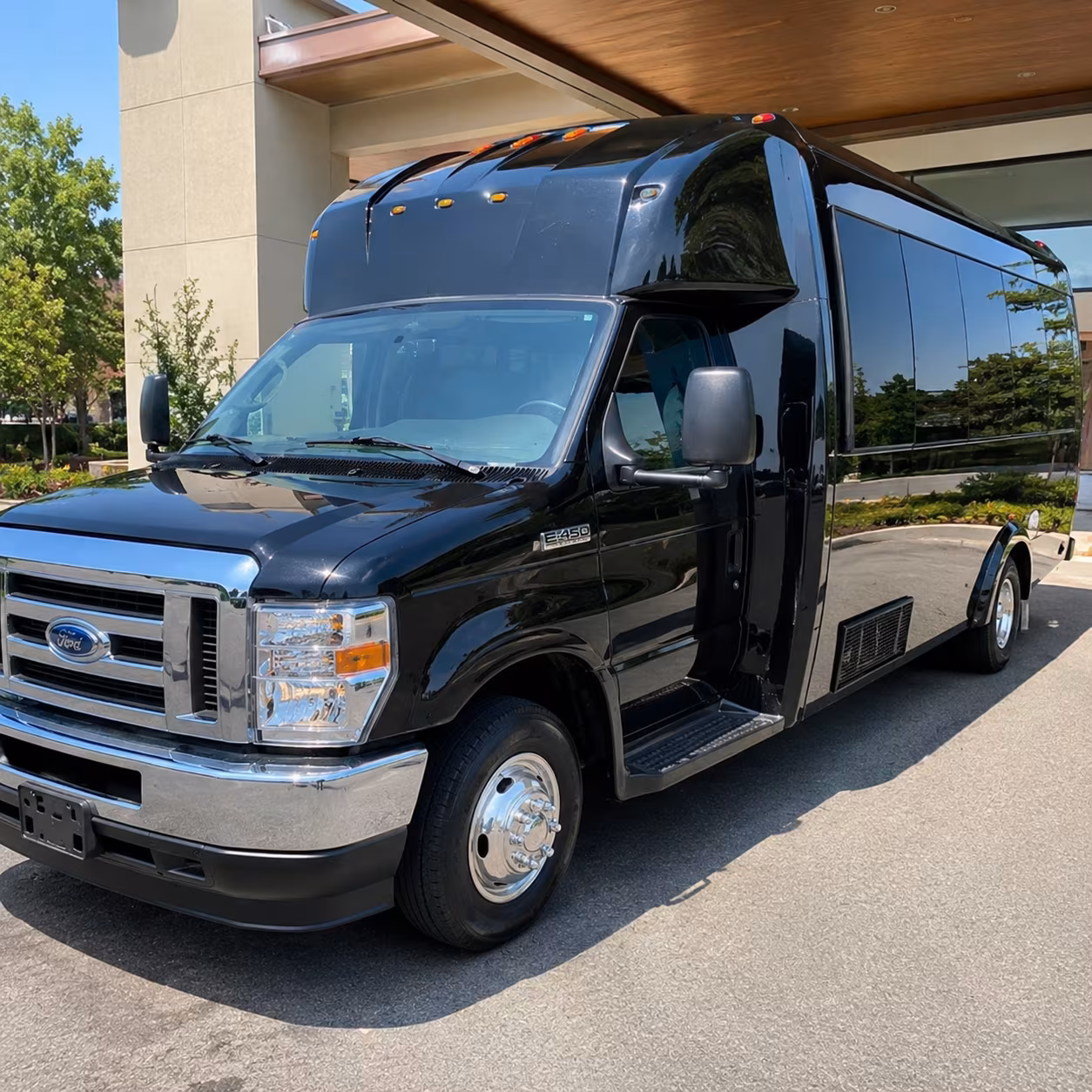 find your hollywood birthday party bus transportation here