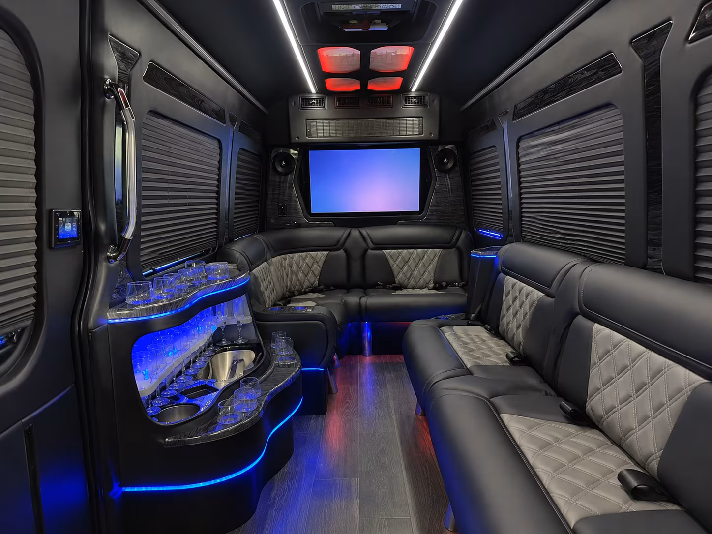 hollywoodcharterbuscompany com helps you cut costs and keep your workforce moving on hollywood s busiest corridors