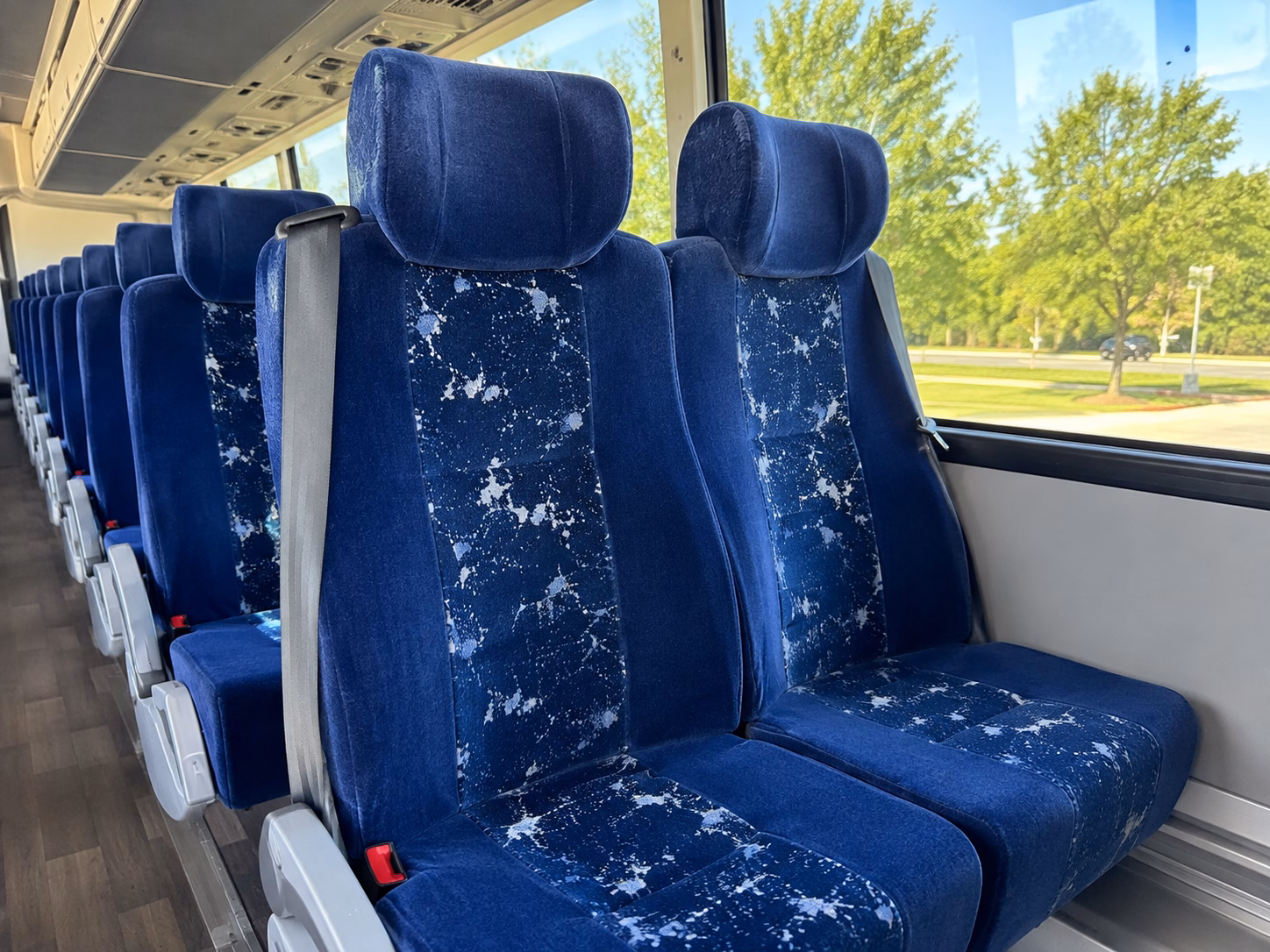 how the type of bus you choose changes the price in hollywood florida