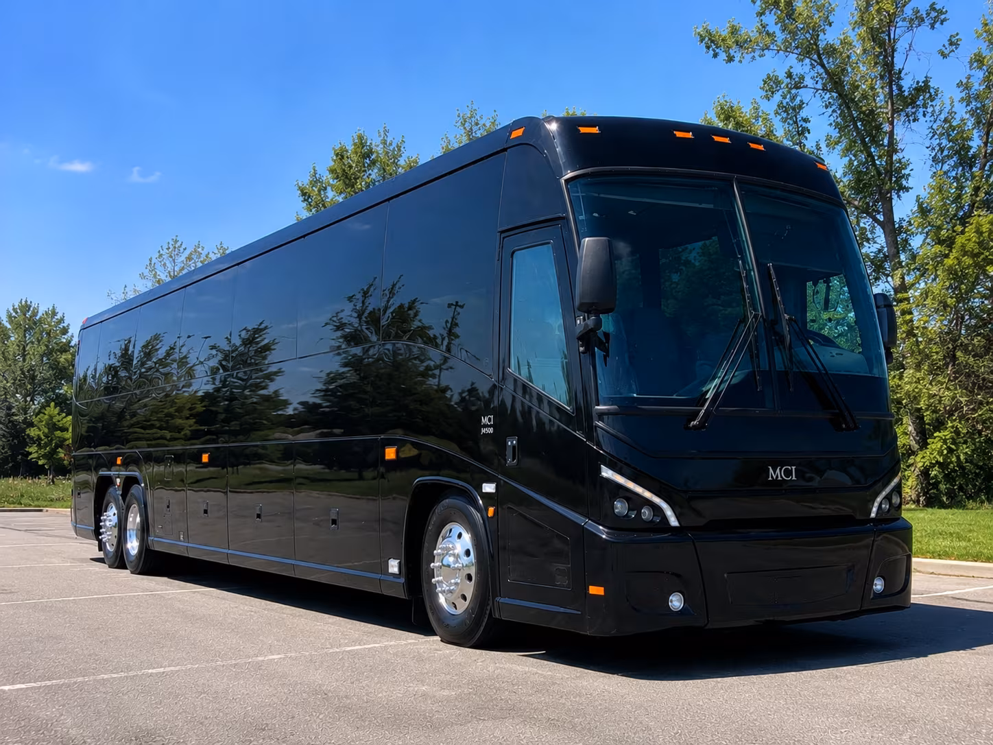 shuttle services between hollywood hotels and conference venues